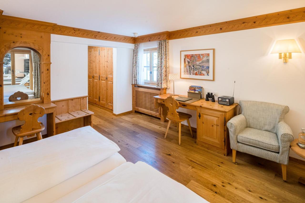 Hotel Chesa Randolina Sils Maria Bagian luar foto