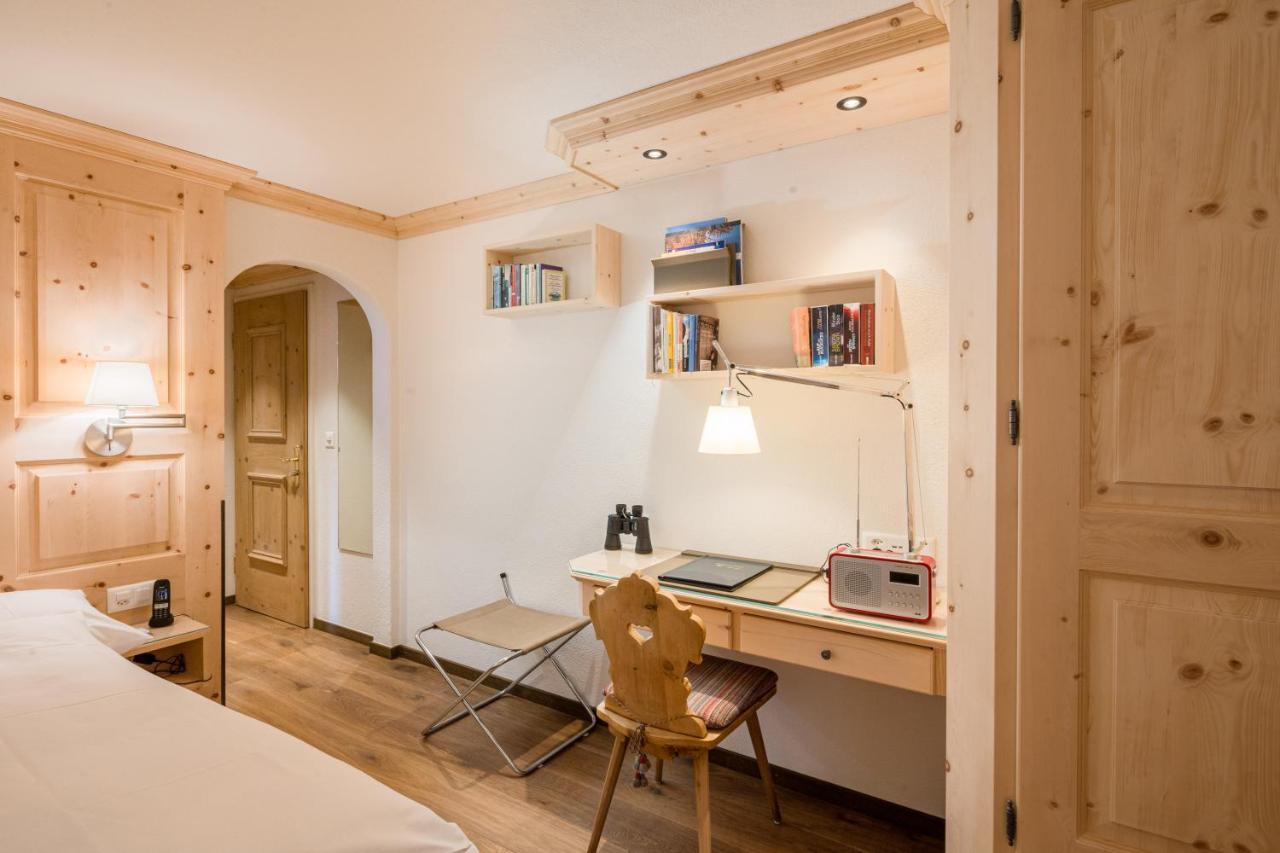 Hotel Chesa Randolina Sils Maria Bagian luar foto
