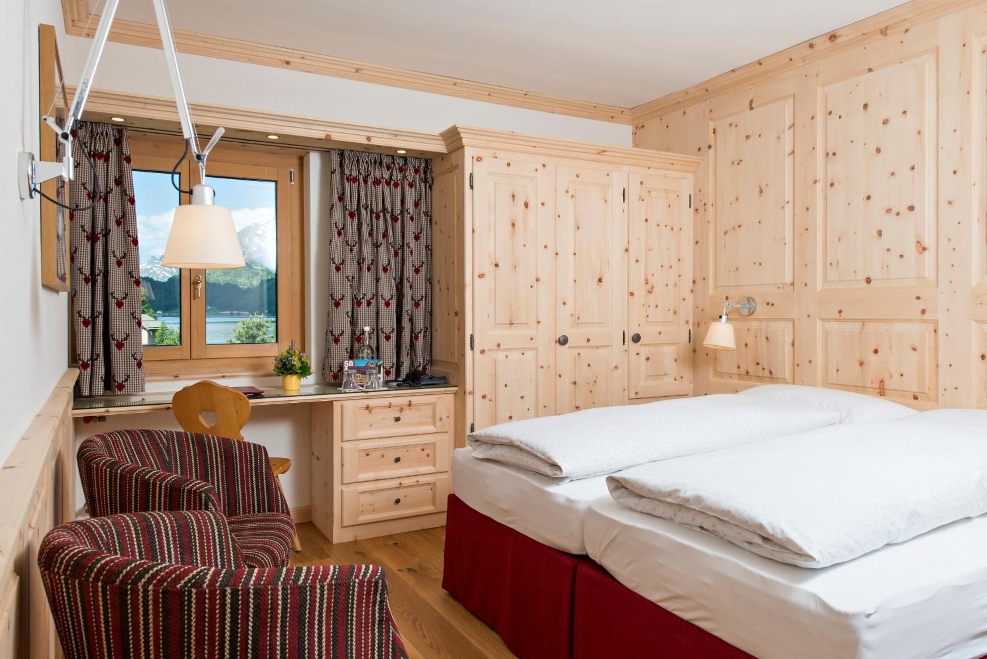 Hotel Chesa Randolina Sils Maria Ruang foto