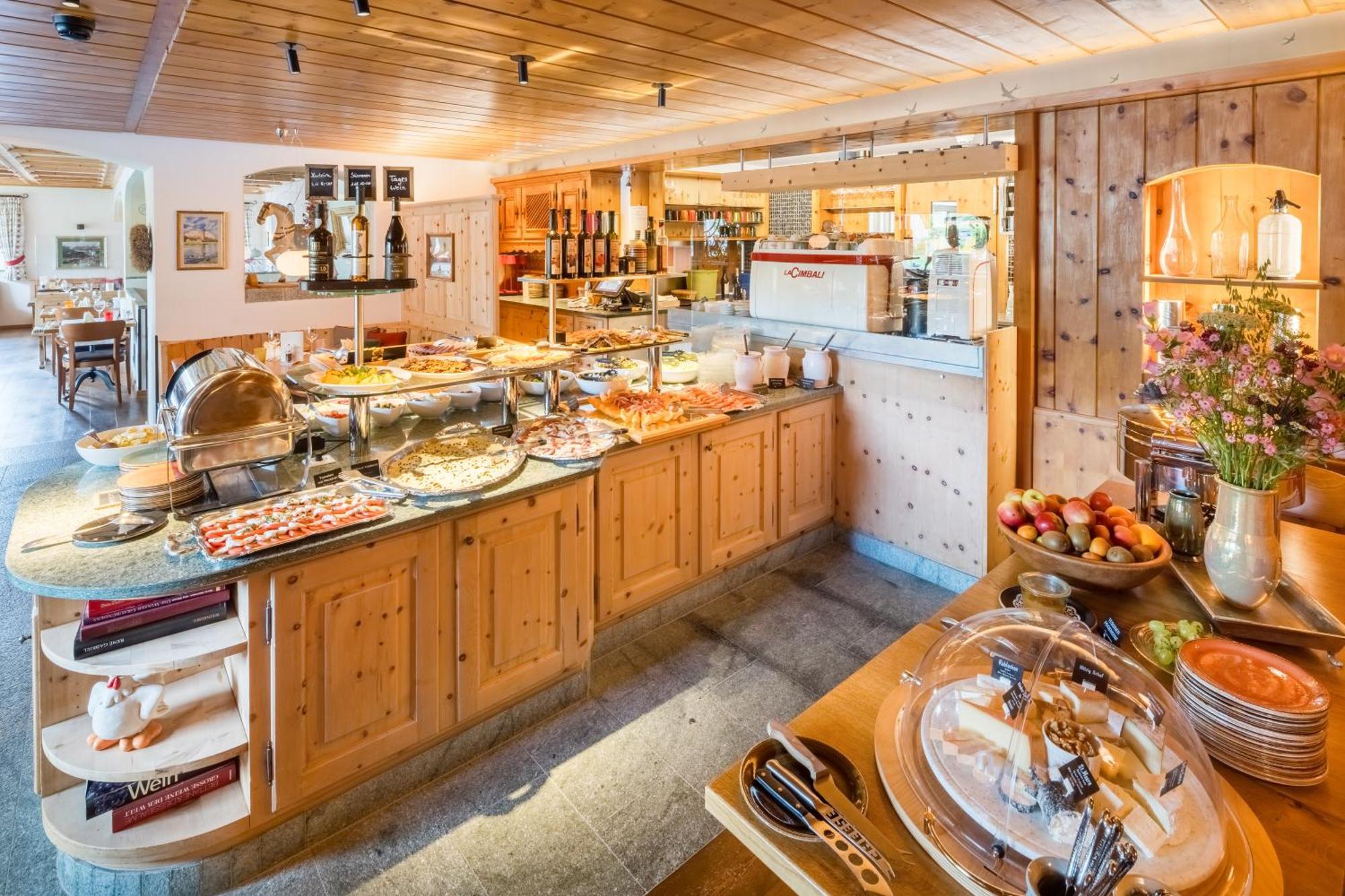 Hotel Chesa Randolina Sils Maria Bagian luar foto