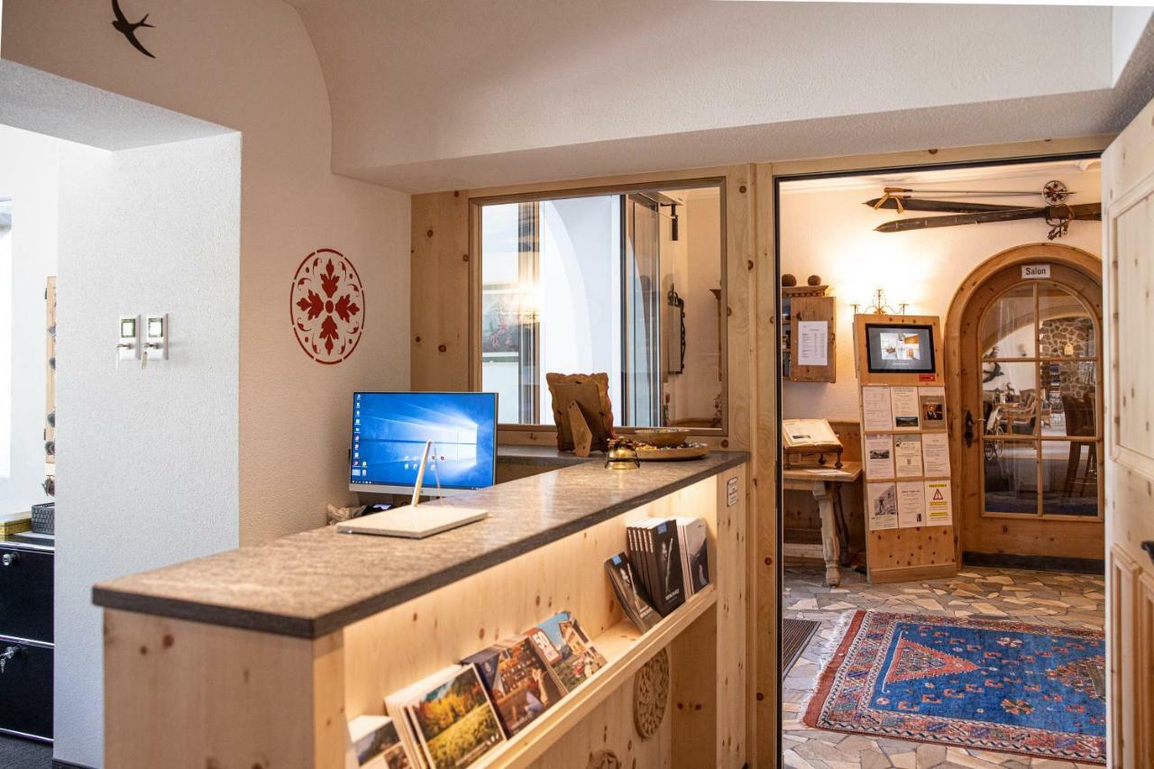 Hotel Chesa Randolina Sils Maria Bagian luar foto